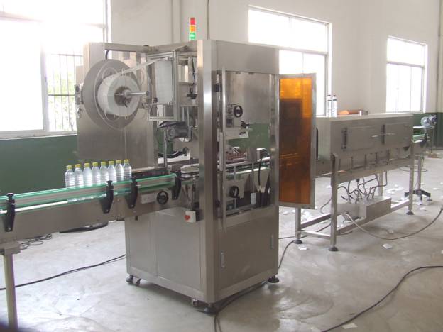 pvc shrinking labeling equipment for bottles Etichetator-Echipament-Mașină-de-etichetare-manșoane-PVC-pentru-sticle-animale de companie