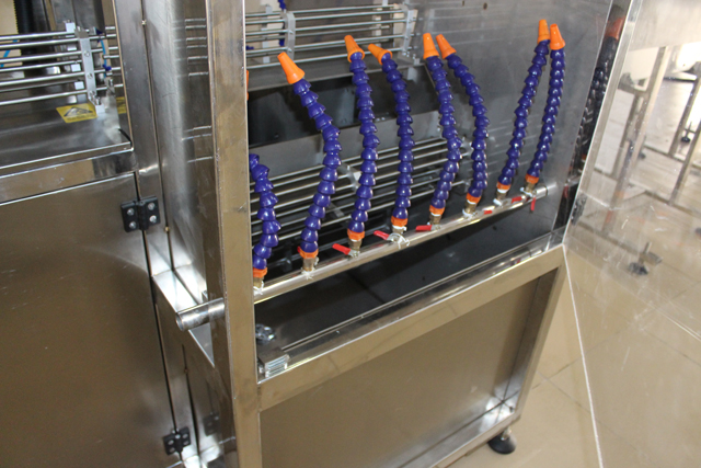 Mașină de spălat borcane (2).JPG