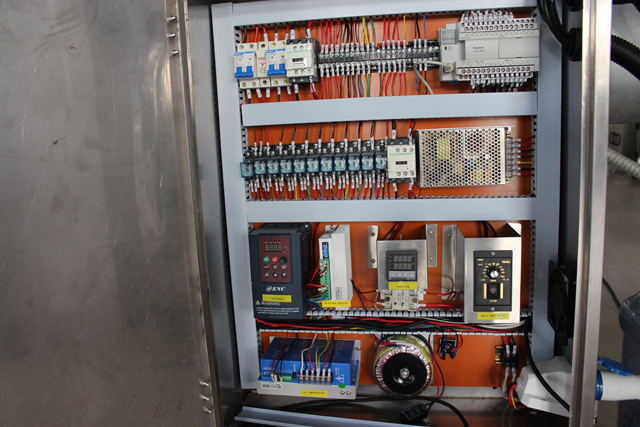 MAȘIN DE UMPLUT 4 capete (1).JPG