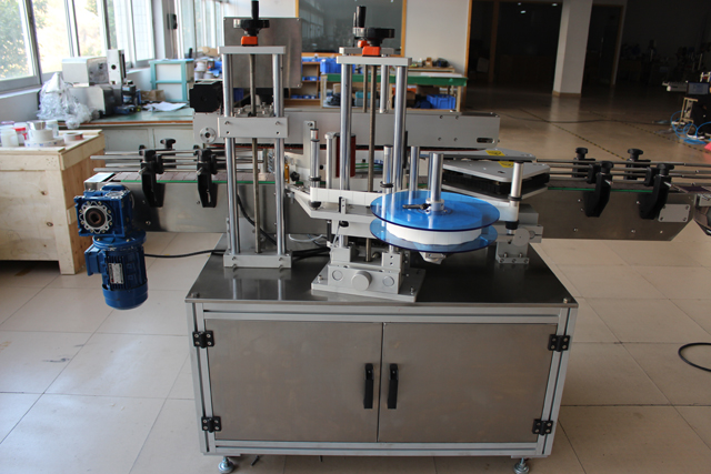 etichetatoare cu două fețe (2).JPG