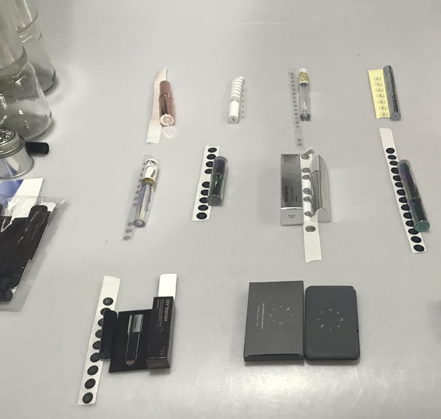 etichete și produse cosmetice rujuri.jpg