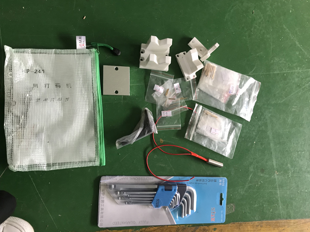 piese de schimb pentru etichetarea de jos ruj.jpg