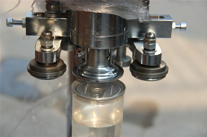 echipament de etanșare a conservelor.jpg