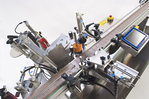 round bottle labeler equipment echipament de etichetare sticle rotunde.jpg