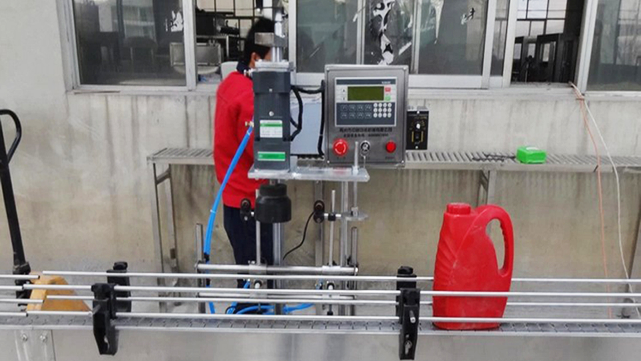 echipament capper.jpg