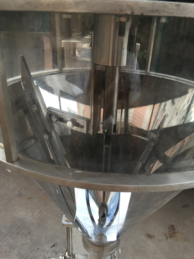 utilaj nou de umplere cu pulbere (1).jpg