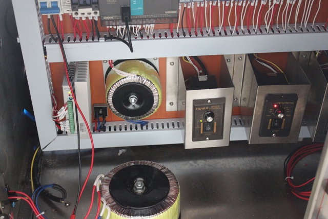 mașină internă electronică.jpg