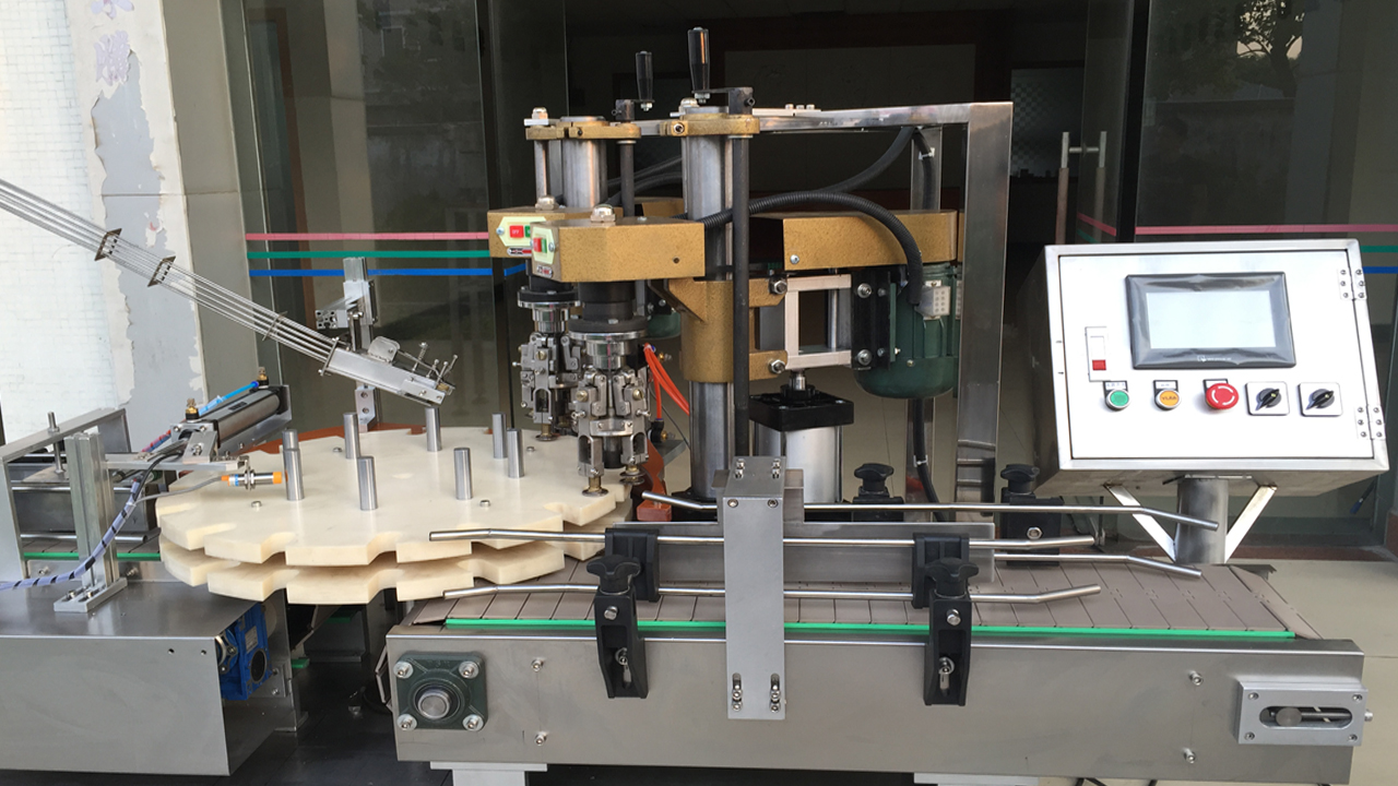 double heads screw capping machine surub cu cap dublu capper.jpg