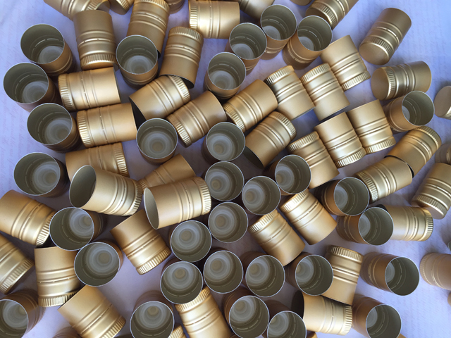 caps samples sent from usa customer for capping machine capace de aluminiu.jpg