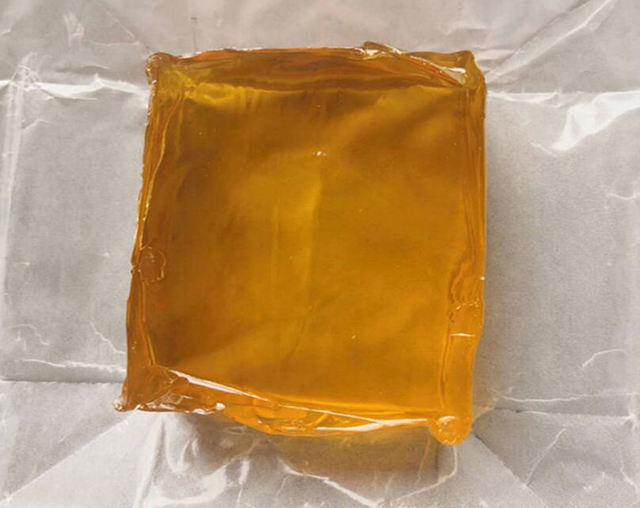 materiale lipici topibili la cald.jpg