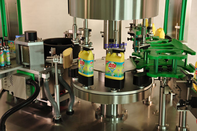 labeler cu topitură la cald.jpg