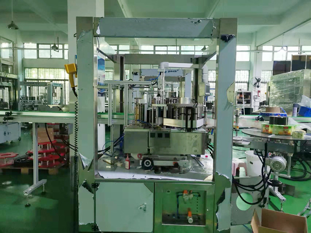 mașină de etichete topite la cald.jpg