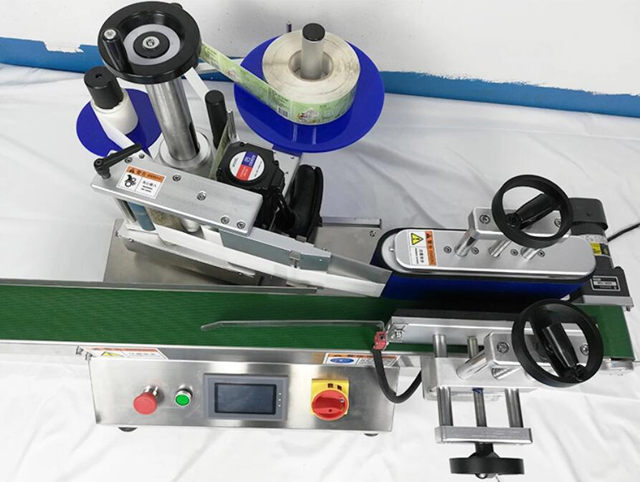 Etichetatoare de masă