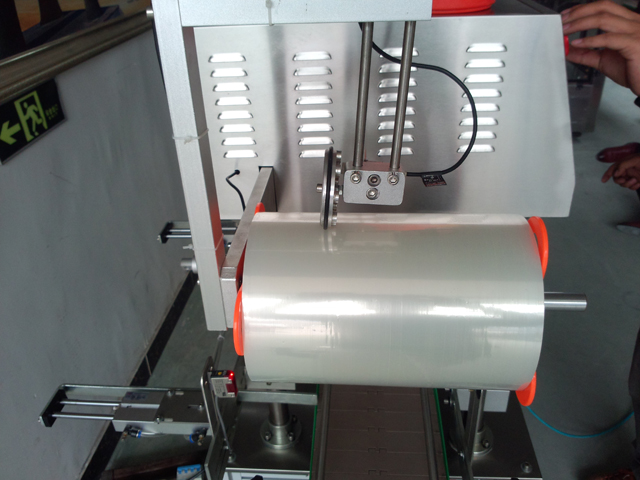 film ready on the roller for jars sealing film pentru sigilare.jpg