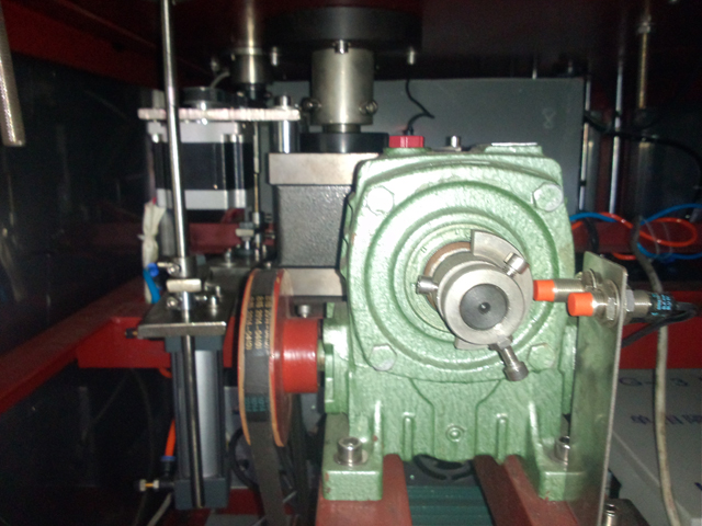 internal tubes filling sealing machine etansare umplere tuburi semi-automat.jpg