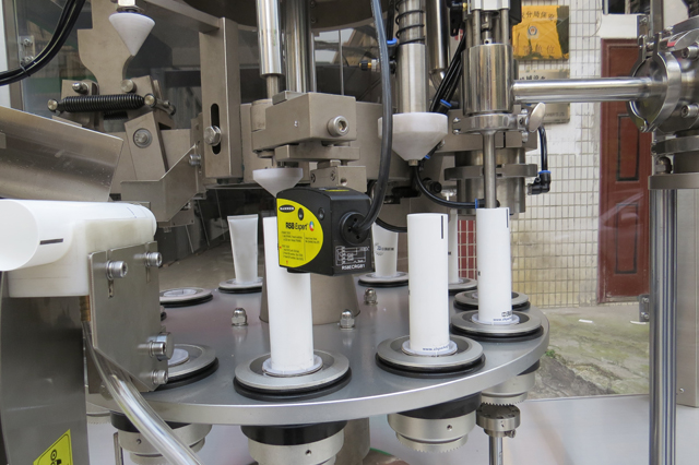 tub filler sealer equipment.jpg