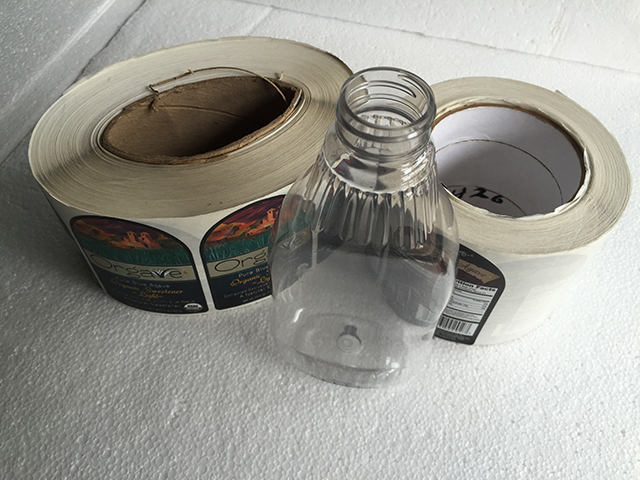 Mașină de etichetat butelii plate role de etichete (2).jpg