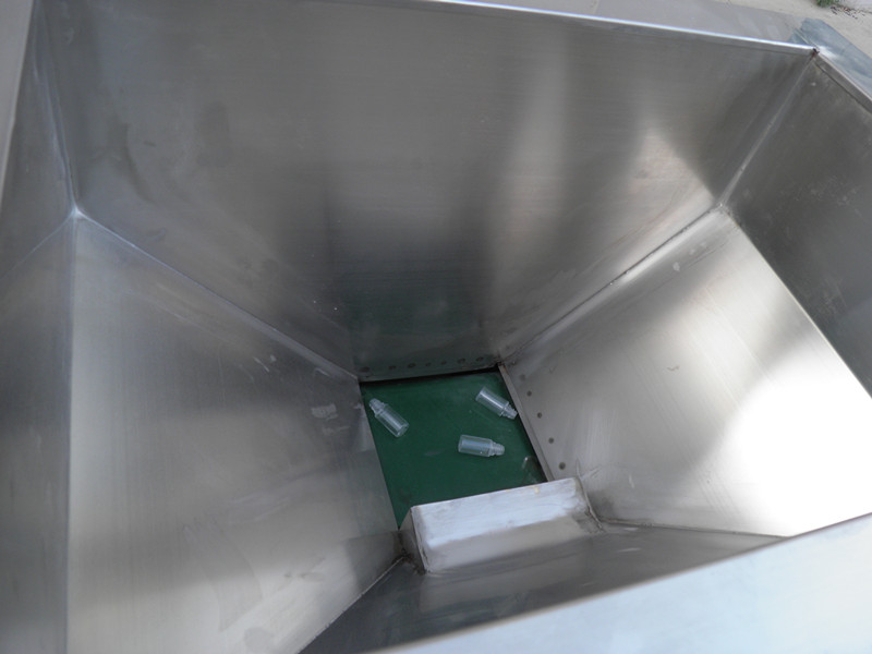 E liquid unscrambler for filling capping line unscrambler sticle pentru E lichid.jpg