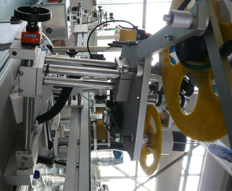 sus în jos fețe duble mașină de lipit etichete autoadezive