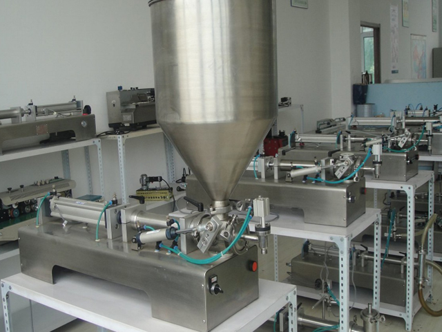 horizontal filling machine for both liquid and paste Masina de umplere CREAM&LIQUID.jpg