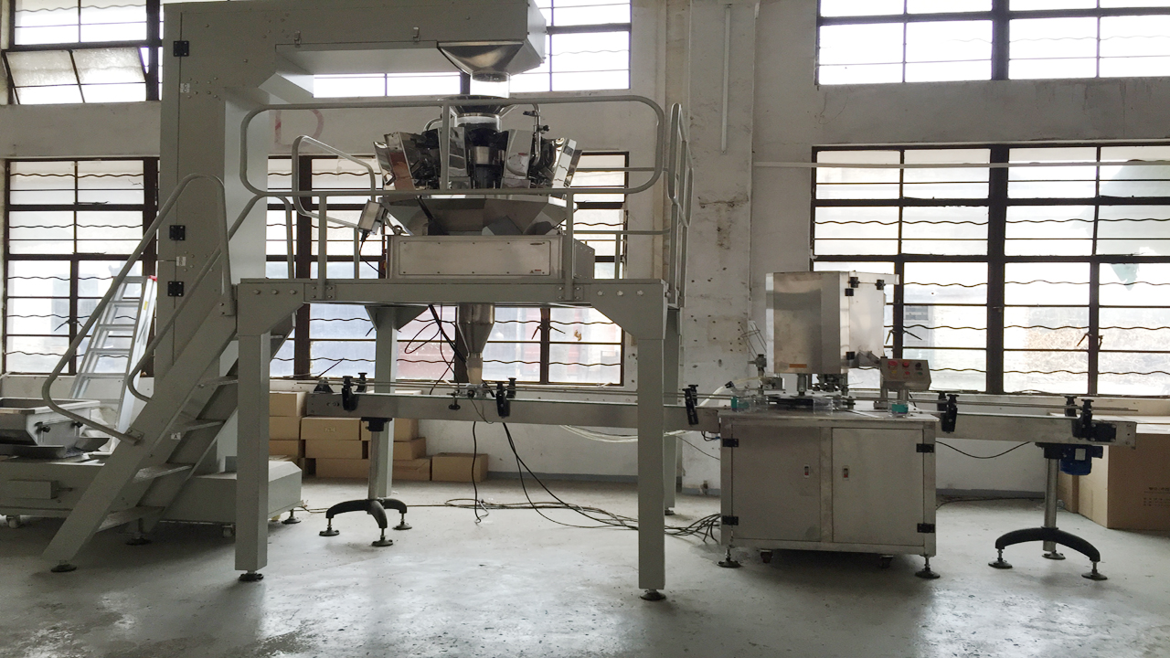 mașini de sigilat umplut conserve.jpg