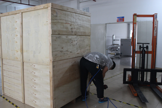 ambalare cutie de lemn pentru etichetare orizontală (2).JPG