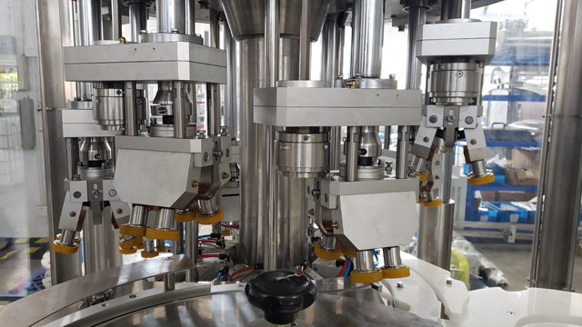 8 heas șurub capping.jpg