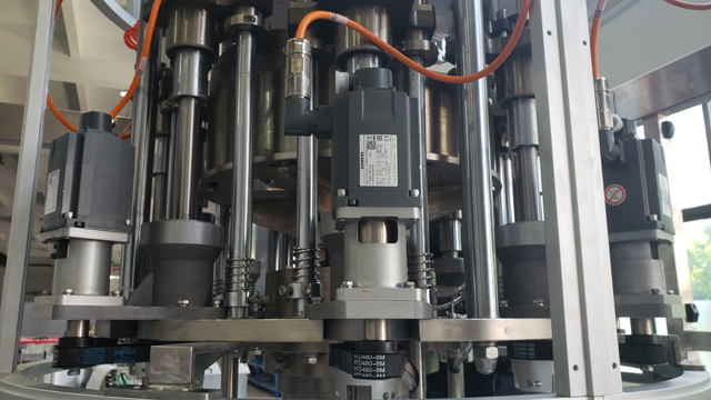 8 heas șurub capping.jpg