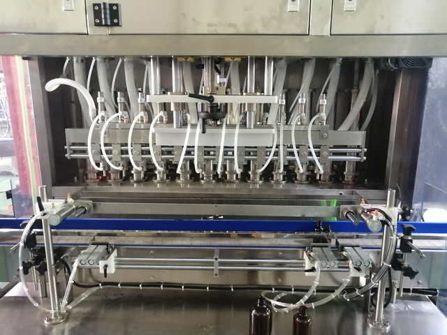 Mașină de umplere 12 capete cu încălzitor de amestecare (4).jpg