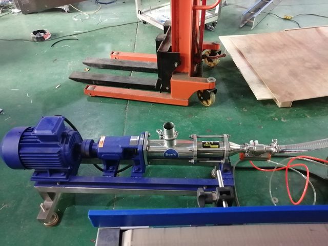 Mașină de umplere 12 capete cu încălzitor de amestecare (3).jpg