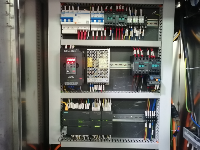 Mașină de umplere 12 capete cu încălzitor de amestecare (2).jpg