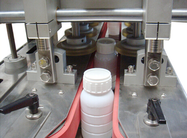 echipament de acoperire cu șurub.jpg