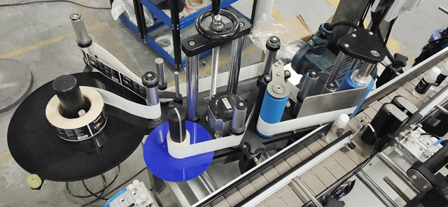 mașină de autocolante de etichetare.JPG