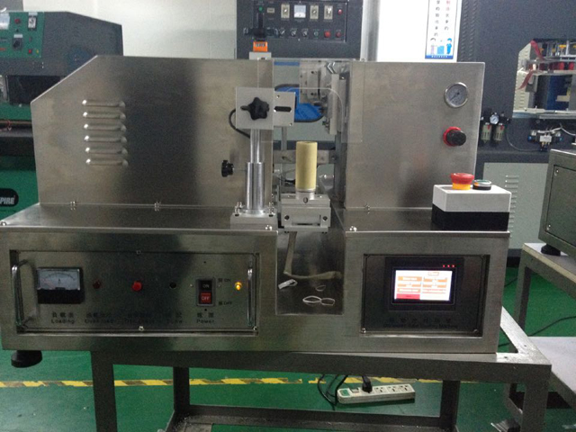 ultrasonic tube sealing equipment mașină de etanșat tuburi ultrasonice.jpg