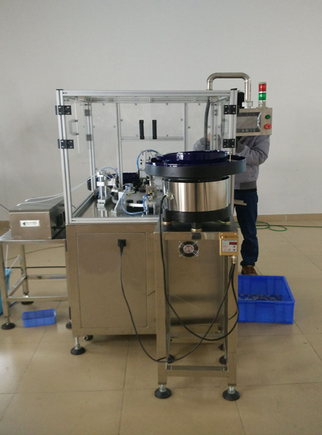 testarea mașinilor de către inginer.jpg