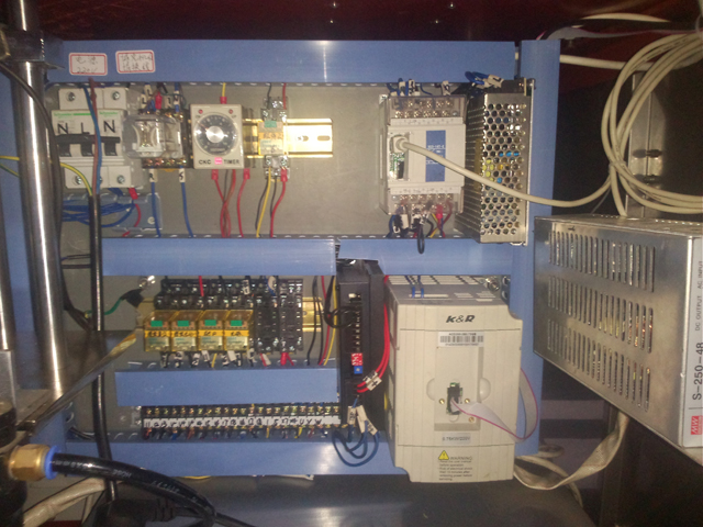 cutie electrică pentru umplere mașini de etanșare.jpg