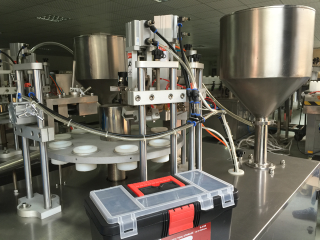 tuburi filler sealer in a row.jpg