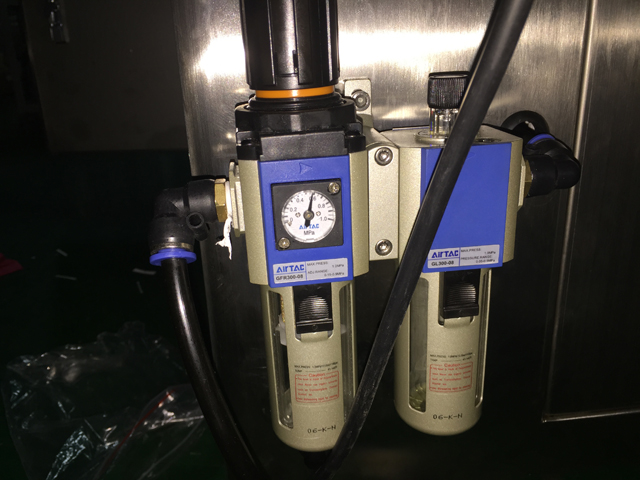 pneumatic part for filling sealing machine piesa pneumatica pentru umplere masina de etansare.jpg