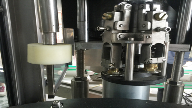 echipament capper.jpg