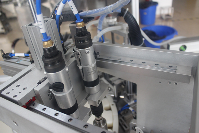 servomotoare controlând capsoare 2 buc