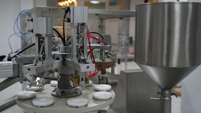 tub filler sealer plastic.jpg