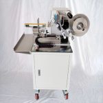 Aplicator de etichete semi-automat pentru steagul pentru ambalarea hranei pentru animale de companie