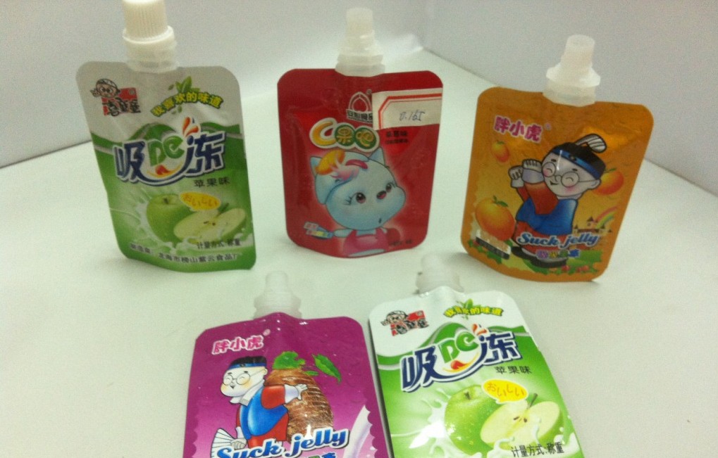 stand up bags for filling saci cu un singur cap de umplere cu buncăr .jpg