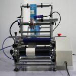 Mașină de etichetat flacoane cu seringă pentru sticle rotunde semi-automat