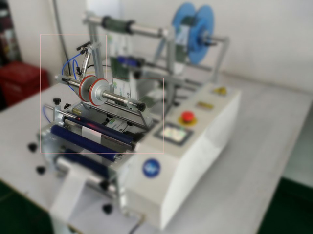 sistem de presare pneumatic etichetare.jpg