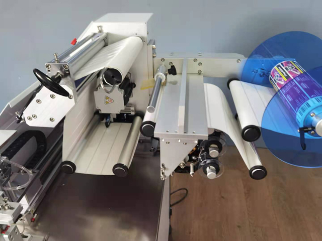 mașină de etichetat cârnați (3).jpg