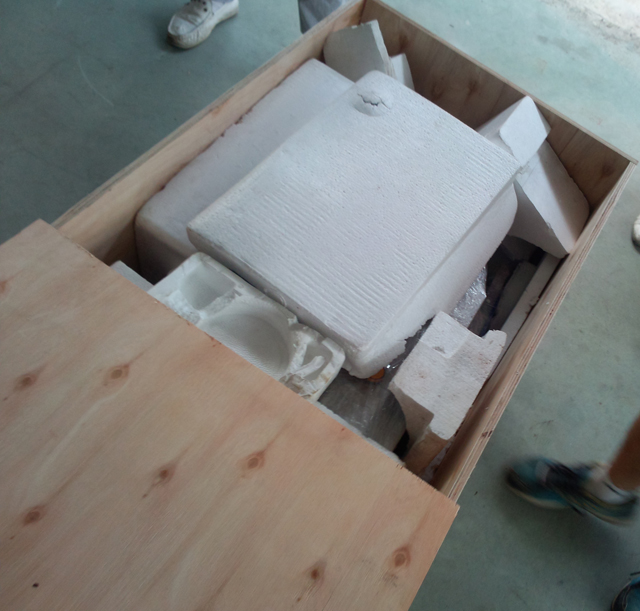 wooden case packaging before ocean shipping ambalaje pentru mașină de etichetat.jpg