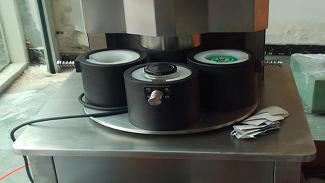 four heads vacuum capping machine semi automatic manual de capsare cu vid.jpg