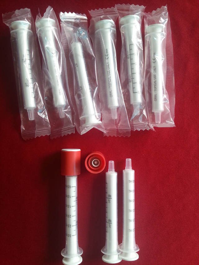 mașină de etichetat ecran tactil semi-automat pentru seringi.jp