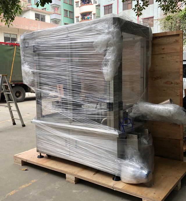 mașină de acoperit borcane cu cremă în carcasă de lemn